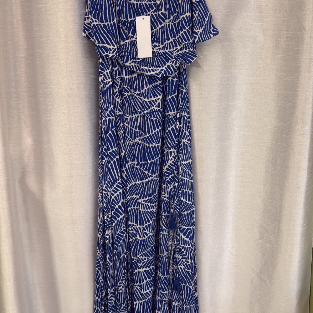 Elegant Blue and White Patterned Dress